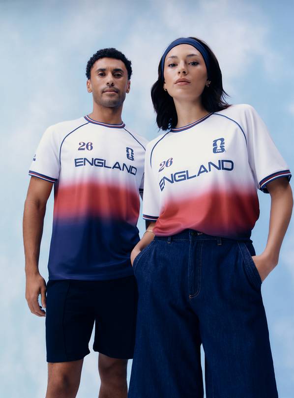 White Official FIFA England Football T-Shirt XL